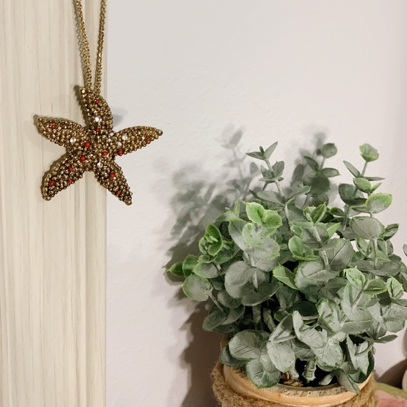 Vintage Gold-tone Bedazzled Starfish Long Pendant Necklace - Picture 1 of 12